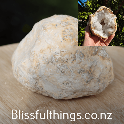 Cracking Your Own Quartz Geode 940grams
