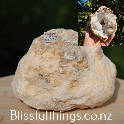 Cracking Your Own Quartz Geode 1.55kg