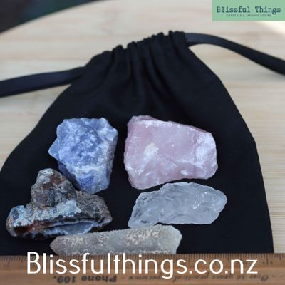 Gift Bundle with Spirit Quartz, Blue Quartz, Rose Quartz, Clear Quartz and Agate Geode