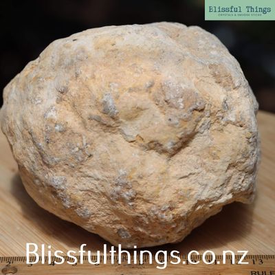 Cracking Your Own Quartz Geode - 1.41kg