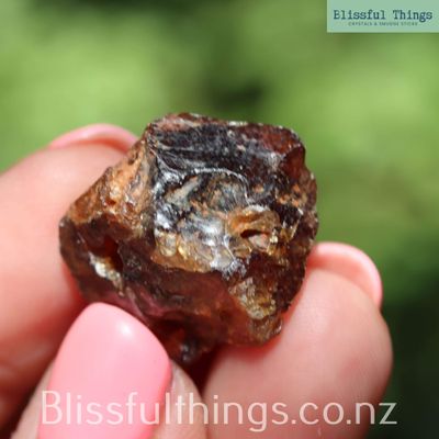 Australian Zircon &ndash; UV Reactive