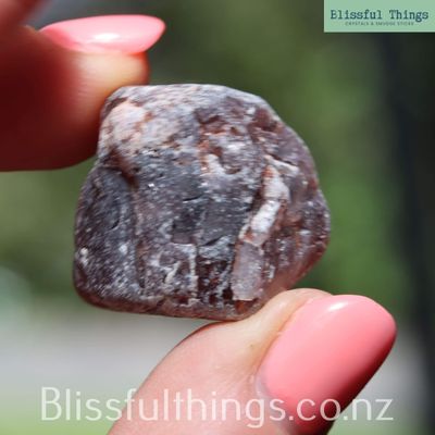 Australian Zircon &ndash; UV Reactive