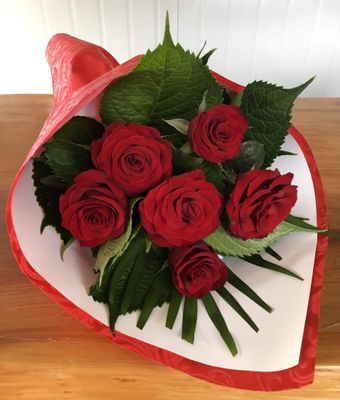 6 Red Roses - Bouquet