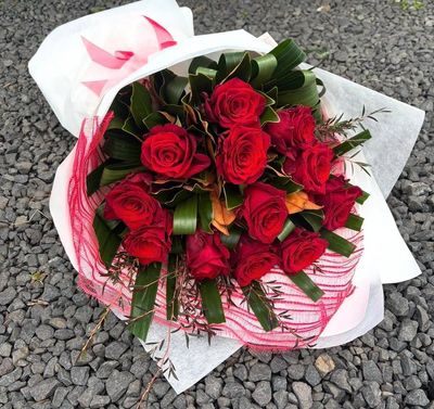 12 Red Roses - Bouquet