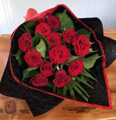 12 Red Roses - Bouquet