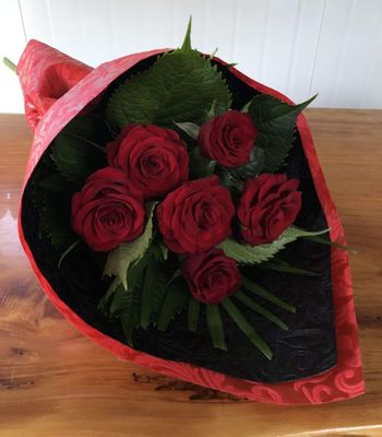 6 Red Roses - Bouquet