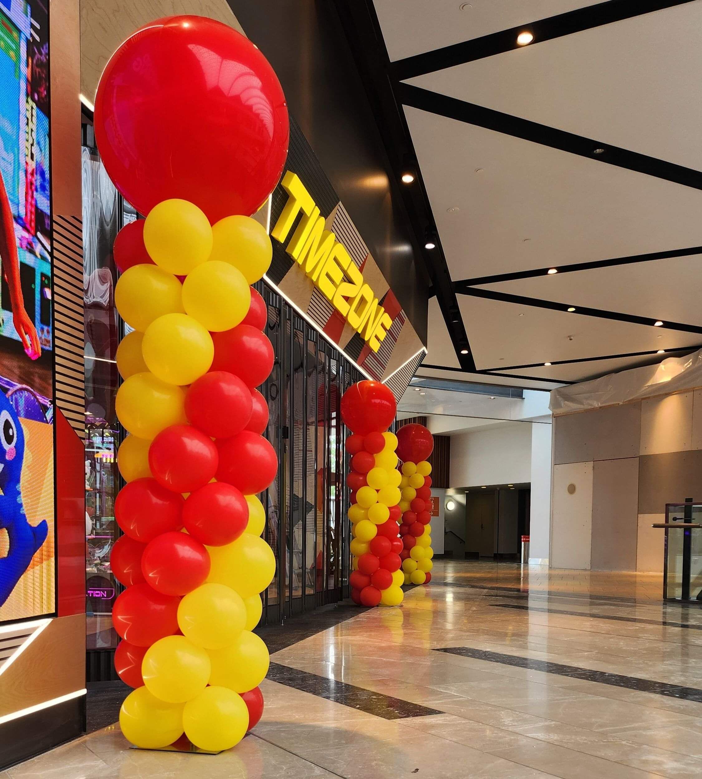 Pizza Hut Theme Balloon Garland