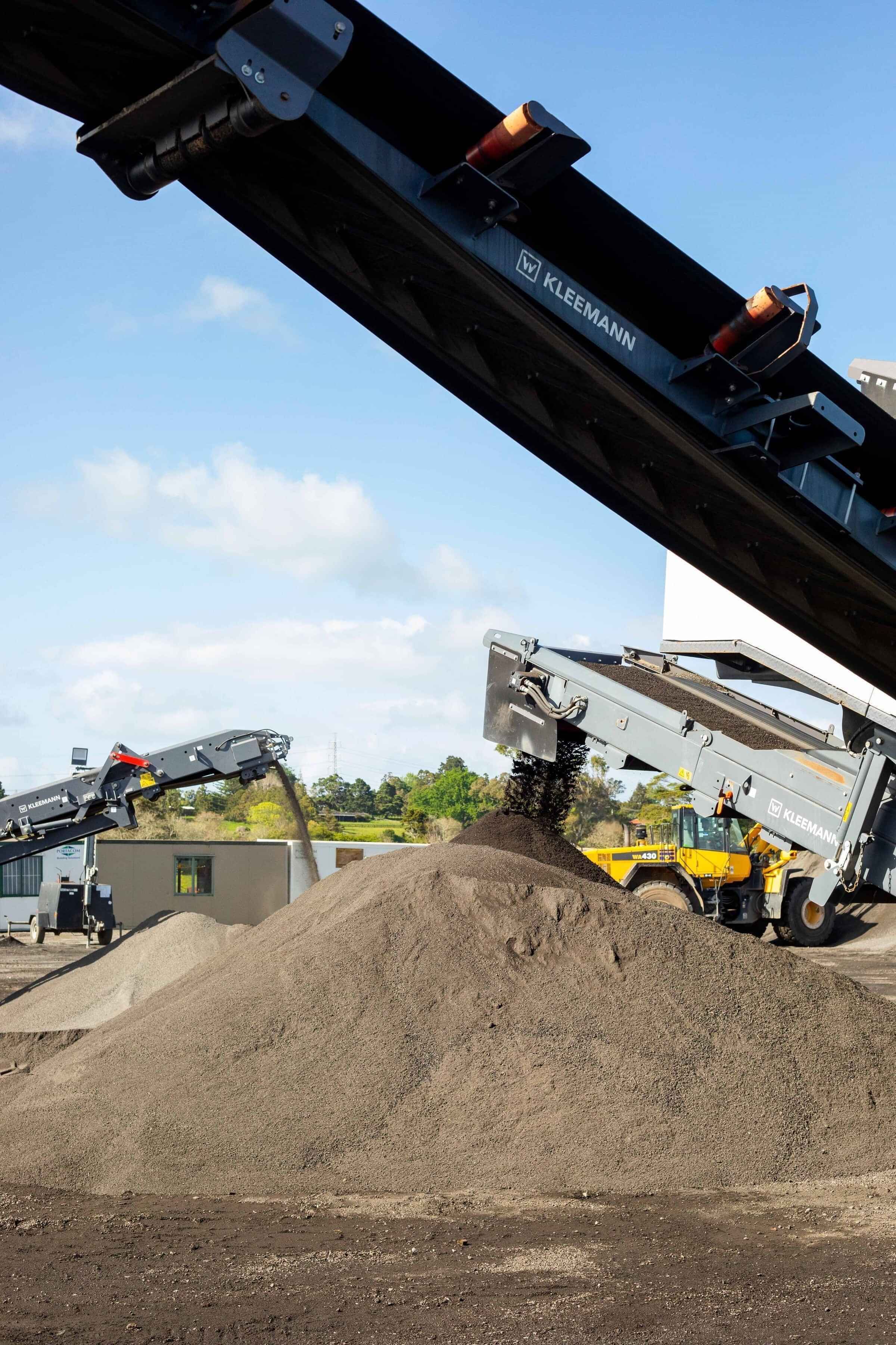 A pile of crushed aggregate exported from the crushing machine