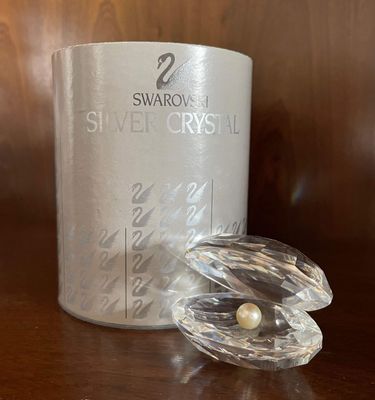 Swarovski Oyster Shell With Pearl