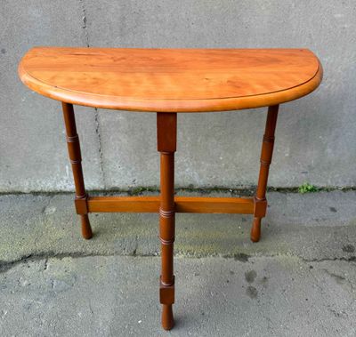 !/2 Round Hall Table