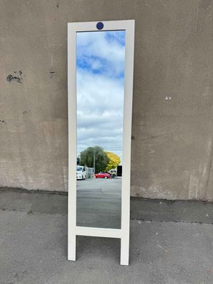 Mirror Free Standing