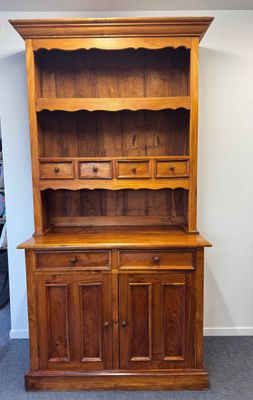 Hutch Dresser