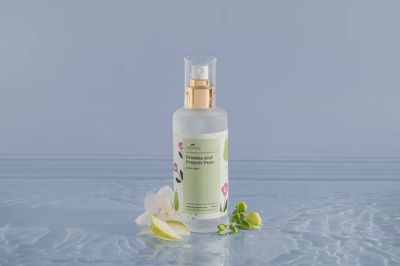RabbitRabbit Freesia and French Pear Room Mist