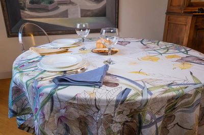 Telene Nencioni Casa Orchidea (Orchids) Square Tablecloth