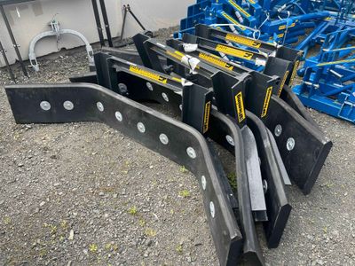 Fleming Yard Scraper