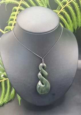 New Zealand Greenstone Pounamu large Pikorua Double Twist 001