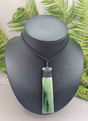 New Zealand Greenstone Pounamu Hei Toki Pendant R060