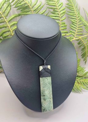 New Zealand Greenstone Pounamu Hei Toki Pendant RO30