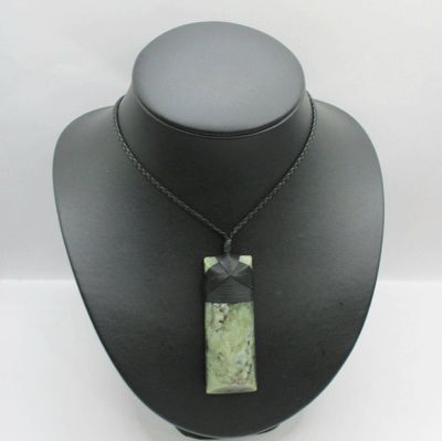 New Zealand Greenstone Inanga Pounamu Toki Necklace IN 050