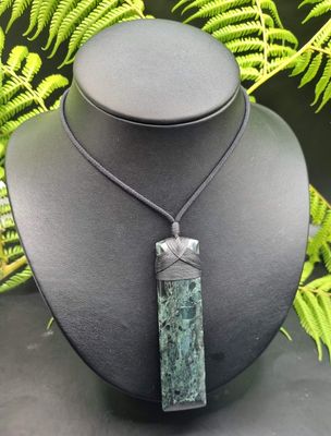 New Zealand Greenstone Pounamu Hei Toki Pendant  R22