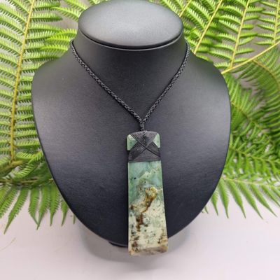 New Zealand Greenstone Pounamu Hei Toki Pendant  TKL 701