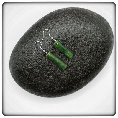 NZ Greenstone Pillar Short Drop Earrings 001