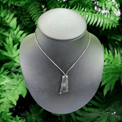 New Zealand Greenstone Pounamu Hei Toki  KT002