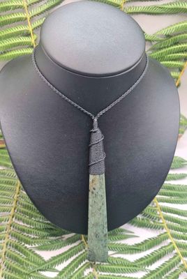 New Zealand Greenstone Pounamu Roimata Pendant R 20