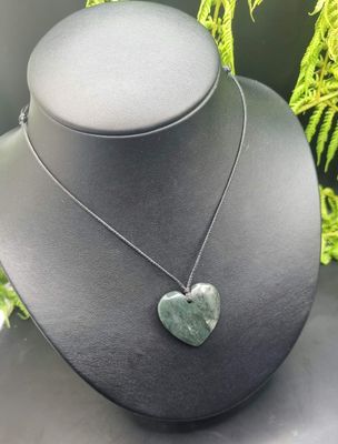 New Zealand Greenstone Pounamu Heart Pendant 0400