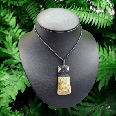 New Zealand Greenstone Pounamu Hei Toki Pendant  094