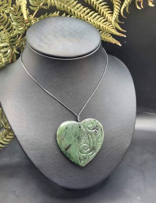 ​New Zealand Greenstone Pounamu Large Half Carved Heart Pendant 001