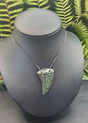 New Zealand Greenstone Pounamu Niho Shark Tooth Pendant 02