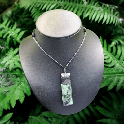 New Zealand Greenstone Pounamu Hei Toki Pendant RY500