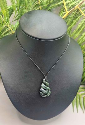 ​New Zealand Greenstone Pounamu Twist with Korus  T50