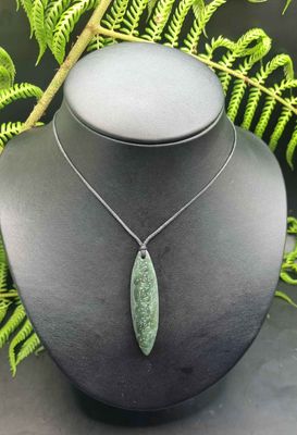 New Zealand Greenstone Pounamu Etched Drop 040