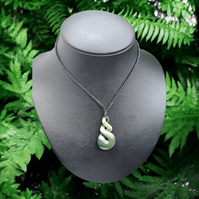 New Zealand Greenstone Pounamu Pikorua Double Twist Pendant 008