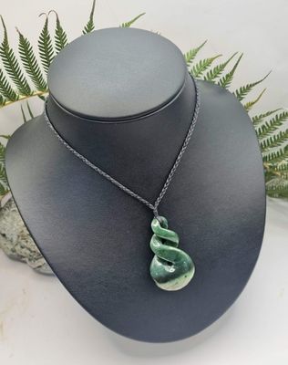 New Zealand Greenstone Pounamu Flower Jade  Pikorua Double Twist Pendant LP 009