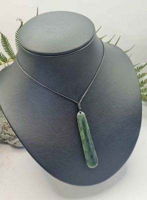 New Zealand Greenstone Pounamu Roimata Tear Drop Pendant 1009