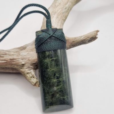 New Zealand Greenstone Pounamu Toki Necklace  TR4