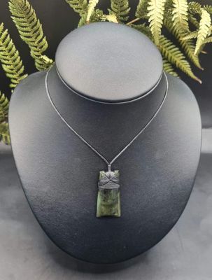 New Zealand Greenstone Pounamu  Hei Toki  C