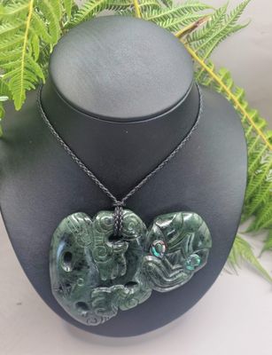 New Zealand Greenstone Pounamu XL Hei Tiki 001