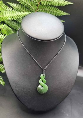 New Zealand Greenstone Pounamu Pikorua Double Twist Pendant 003