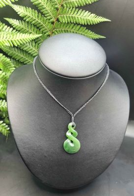 New Zealand Greenstone Pounamu Pikorua Double Twist Pendant 001