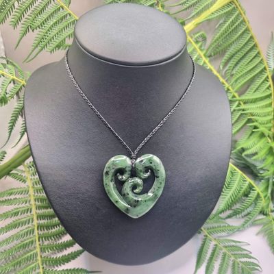 New Zealand Greenstone Pounamu Triple Koru Heart 042