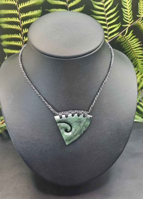 New Zealand Greenstone Pounamu Koru Pendant  003