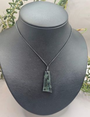 New Zealand Greenstone Pounamu Hei Toki 012