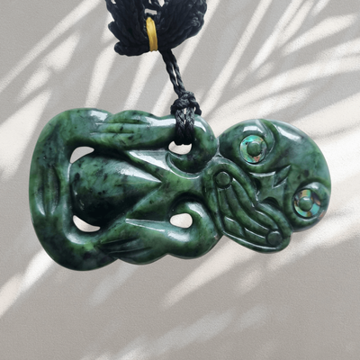 New Zealand Greenstone Pounamu Hei Tiki  0400