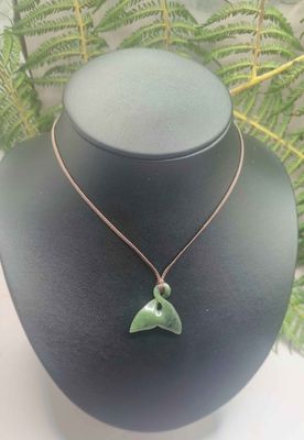 New Zealand Greenstone Pounamu Whale Tail 004