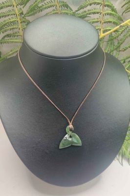 New Zealand Greenstone Pounamu Whale Tail 001