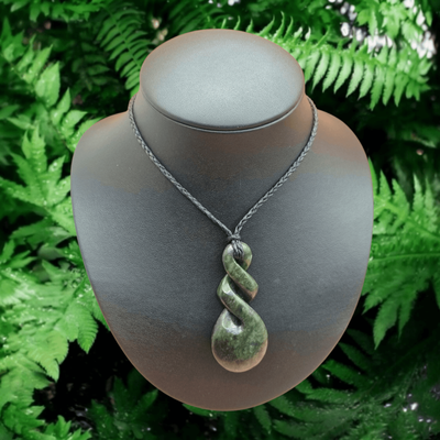 New Zealand Greenstone Pounamu large Pikorua Double Twist TW21
